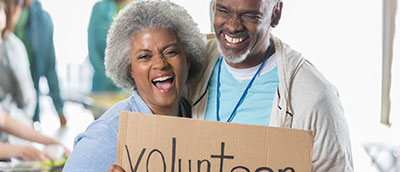 P2-active-senior-couple-volunteer